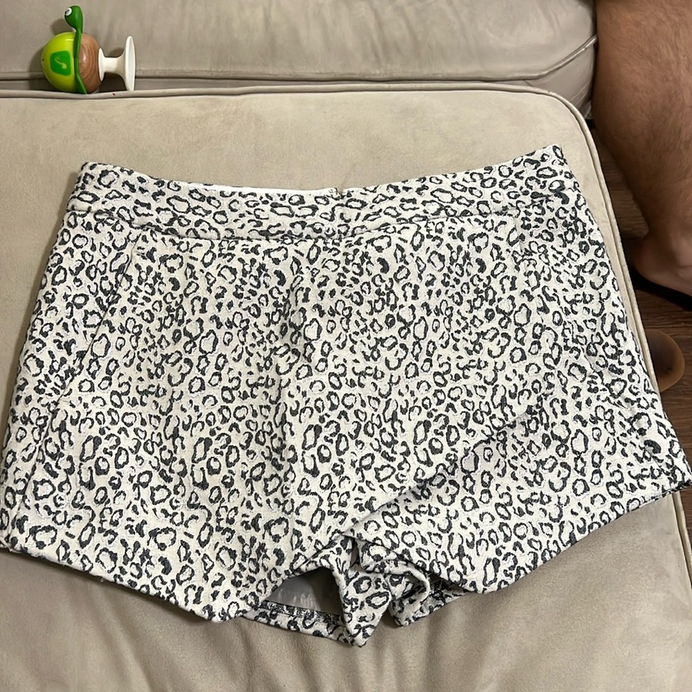 Express cheetah skort - size 8